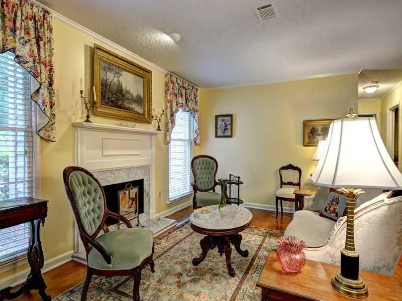 605 Bainbridge Drive Unit 605, Atlanta, Georgia 30327, 2 Bedrooms Bedrooms, ,2 BathroomsBathrooms,Residential,Sold,605 Bainbridge Drive Unit 605,5172788