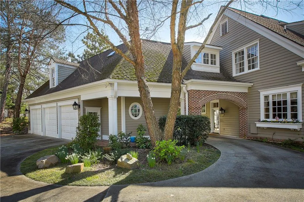 625 Mount Vernon Highway, Sandy Springs, Georgia 30327, 6 Bedrooms Bedrooms, ,5 BathroomsBathrooms,Residential,Sold,625 Mount Vernon Highway,5980840