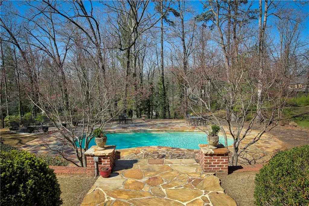625 Mount Vernon Highway, Sandy Springs, Georgia 30327, 6 Bedrooms Bedrooms, ,5 BathroomsBathrooms,Residential,Sold,625 Mount Vernon Highway,5980840