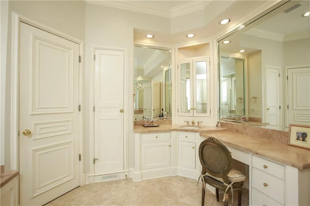 625 Mount Vernon Highway, Sandy Springs, Georgia 30327, 6 Bedrooms Bedrooms, ,5 BathroomsBathrooms,Residential,Sold,625 Mount Vernon Highway,5980840