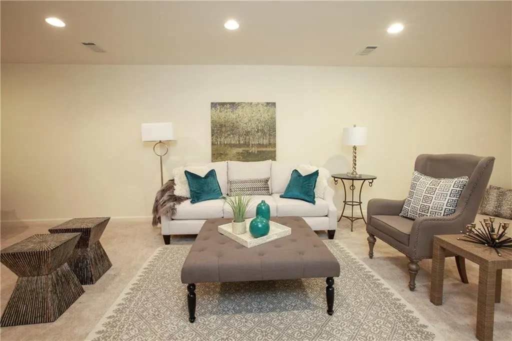 625 Mount Vernon Highway, Sandy Springs, Georgia 30327, 6 Bedrooms Bedrooms, ,5 BathroomsBathrooms,Residential,Sold,625 Mount Vernon Highway,5980840