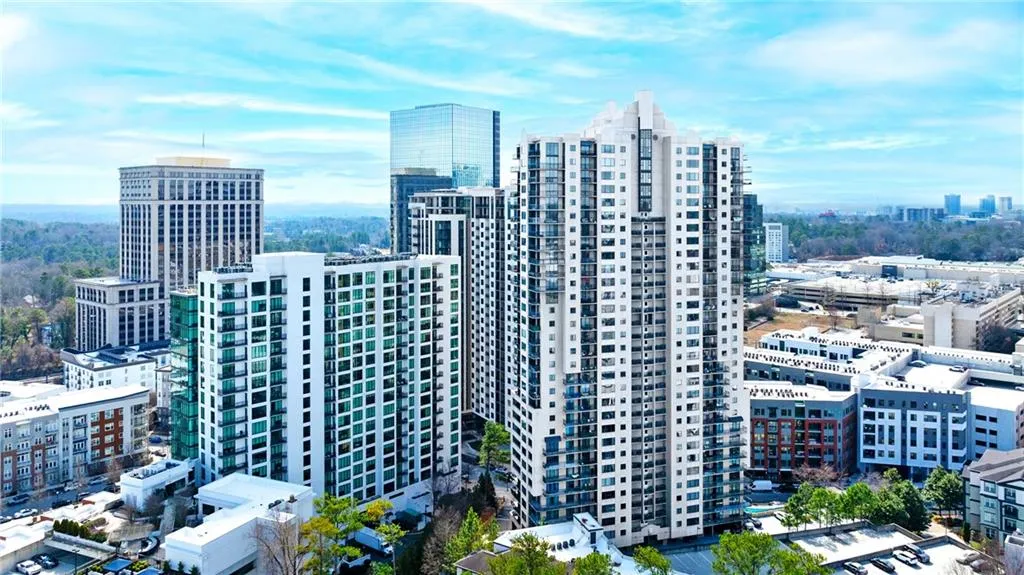 3481 Lakeside Drive Unit 2207, Atlanta, Georgia 30326, 2 Bedrooms Bedrooms, ,2 BathroomsBathrooms,Residential,For Sale,3481 Lakeside Drive Unit 2207,7611252