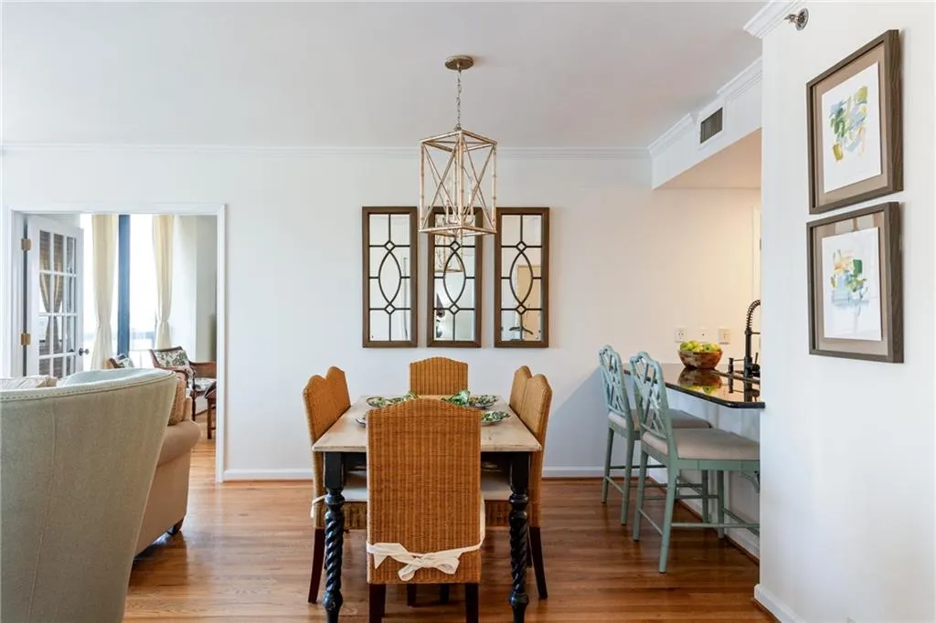 3481 Lakeside Drive Unit 2207, Atlanta, Georgia 30326, 2 Bedrooms Bedrooms, ,2 BathroomsBathrooms,Residential,For Sale,3481 Lakeside Drive Unit 2207,7611252