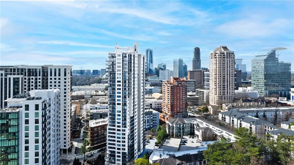 3481 Lakeside Drive Unit 2207, Atlanta, Georgia 30326, 2 Bedrooms Bedrooms, ,2 BathroomsBathrooms,Residential,For Sale,3481 Lakeside Drive Unit 2207,7611252