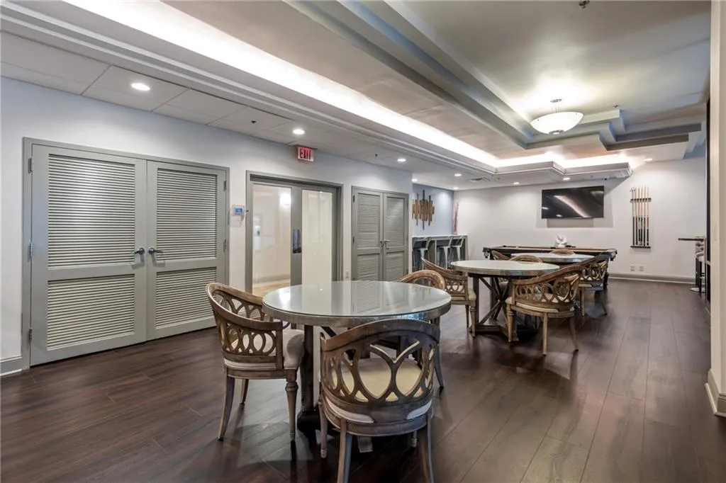 3481 Lakeside Drive Unit 2207, Atlanta, Georgia 30326, 2 Bedrooms Bedrooms, ,2 BathroomsBathrooms,Residential,For Sale,3481 Lakeside Drive Unit 2207,7611252