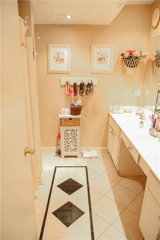 6851 Roswell Road Unit L7, Sandy Springs, Georgia 30328, 4 Bedrooms Bedrooms, ,2 BathroomsBathrooms,Residential,Sold,6851 Roswell Road Unit L7,6840375