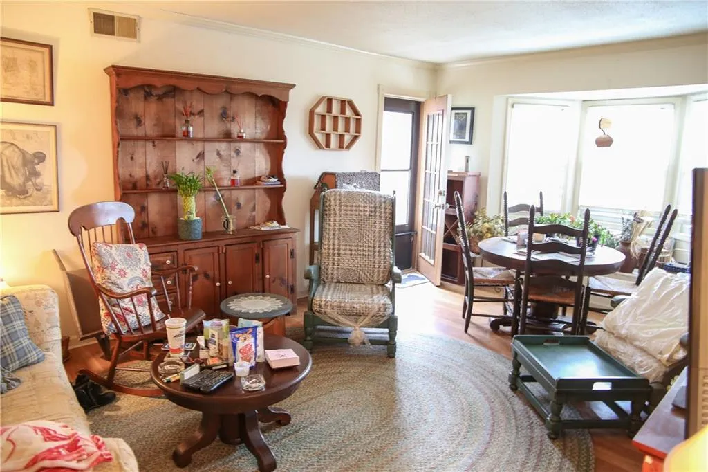 6851 Roswell Road Unit L7, Sandy Springs, Georgia 30328, 4 Bedrooms Bedrooms, ,2 BathroomsBathrooms,Residential,Sold,6851 Roswell Road Unit L7,6840375