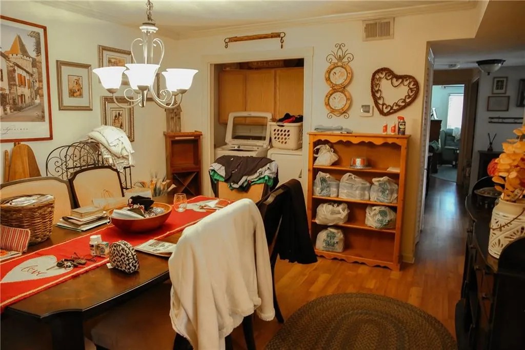 6851 Roswell Road Unit L7, Sandy Springs, Georgia 30328, 4 Bedrooms Bedrooms, ,2 BathroomsBathrooms,Residential,Sold,6851 Roswell Road Unit L7,6840375