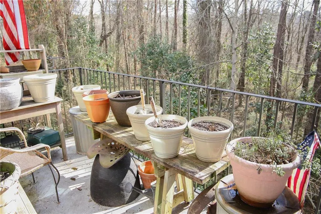 6851 Roswell Road Unit L7, Sandy Springs, Georgia 30328, 4 Bedrooms Bedrooms, ,2 BathroomsBathrooms,Residential,Sold,6851 Roswell Road Unit L7,6840375