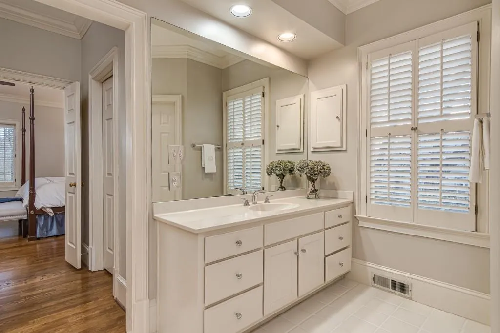 5 Powers Chase Circle, Sandy Springs, Georgia 30327, 5 Bedrooms Bedrooms, ,5 BathroomsBathrooms,Residential,Sold,5 Powers Chase Circle,6680041