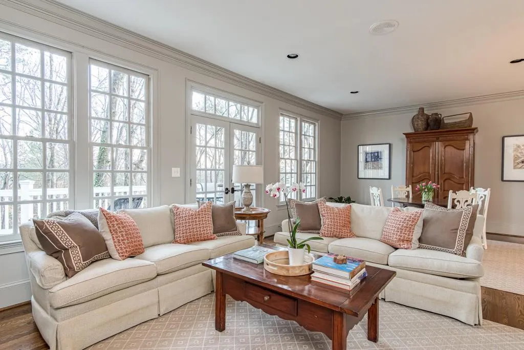 5 Powers Chase Circle, Sandy Springs, Georgia 30327, 5 Bedrooms Bedrooms, ,5 BathroomsBathrooms,Residential,Sold,5 Powers Chase Circle,6680041