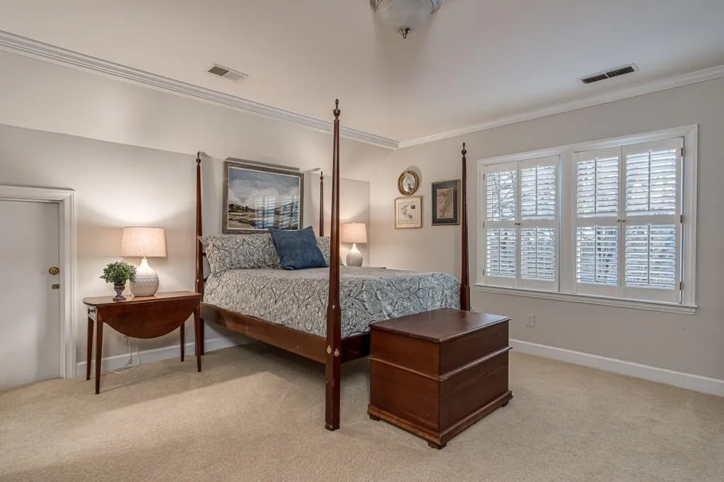 5 Powers Chase Circle, Sandy Springs, Georgia 30327, 5 Bedrooms Bedrooms, ,5 BathroomsBathrooms,Residential,Sold,5 Powers Chase Circle,6680041