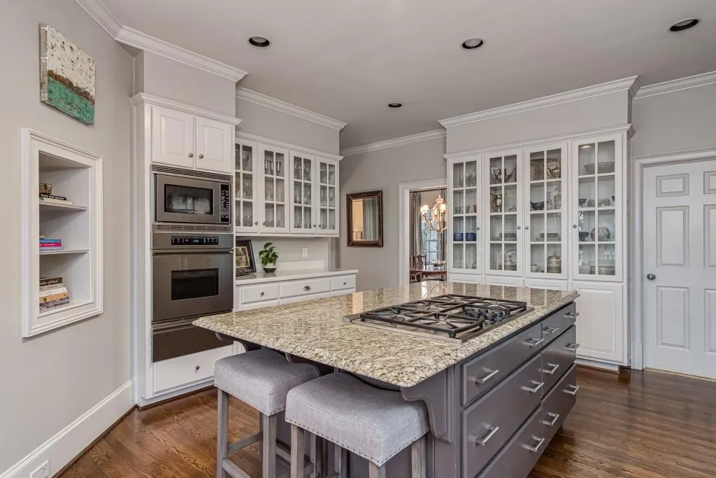 5 Powers Chase Circle, Sandy Springs, Georgia 30327, 5 Bedrooms Bedrooms, ,5 BathroomsBathrooms,Residential,Sold,5 Powers Chase Circle,6680041