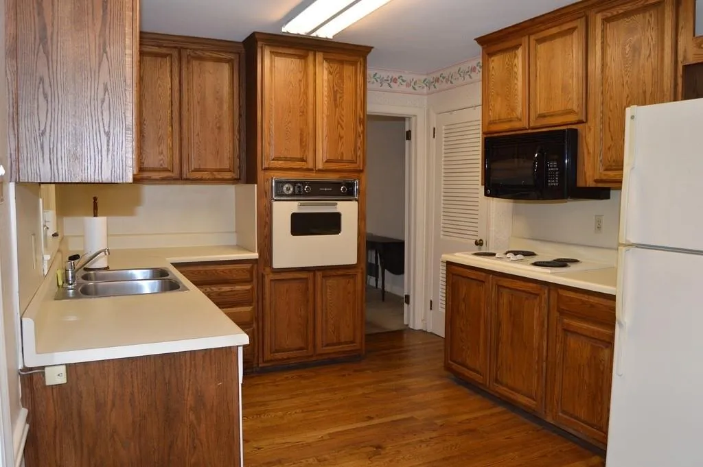510 Windsor Parkway, Sandy Springs, Georgia 30342, 3 Bedrooms Bedrooms, ,3 BathroomsBathrooms,Residential,Sold,510 Windsor Parkway,6690201