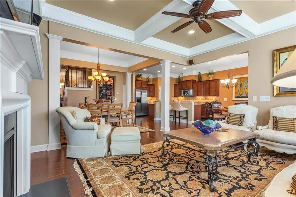 827 Northam Lane, Sandy Springs, Georgia 30342, 3 Bedrooms Bedrooms, ,3 BathroomsBathrooms,Residential,Sold,827 Northam Lane,7018225