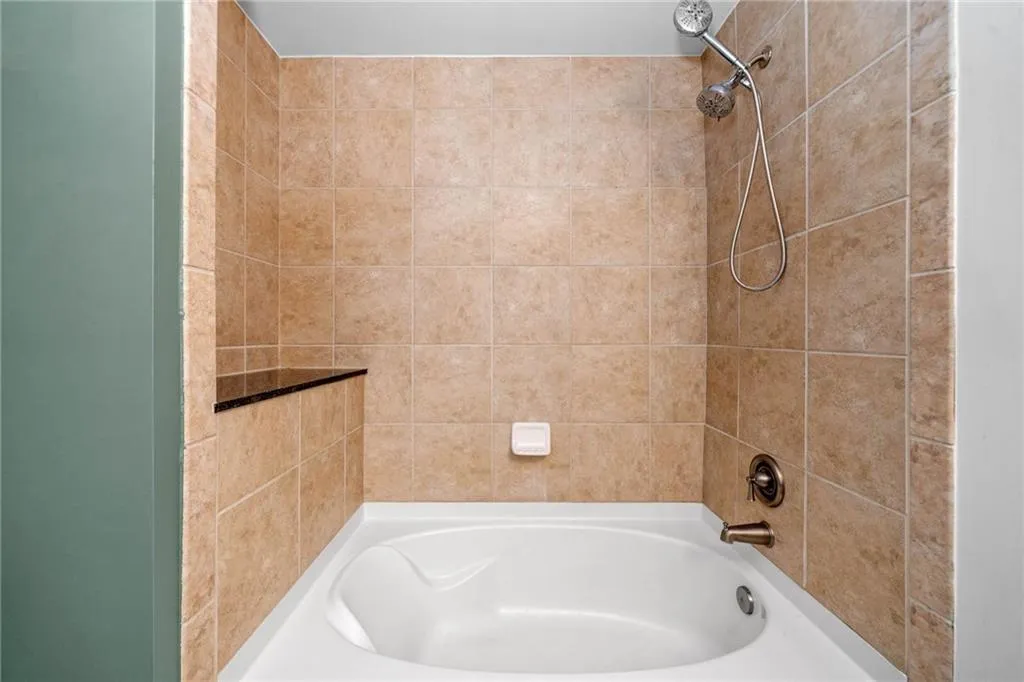 3300 Windy Ridge Parkway Se Unit 1113, Atlanta, Georgia 30339, 2 Bedrooms Bedrooms, ,2 BathroomsBathrooms,Residential,For Sale,3300 Windy Ridge Parkway Se Unit 1113,7617258