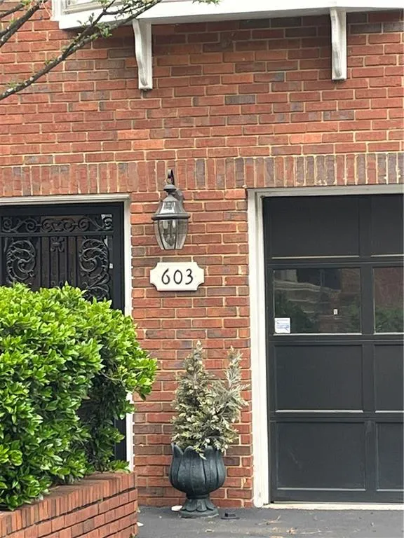 603 Dunwoody Chace, Sandy Springs, Georgia 30328, 4 Bedrooms Bedrooms, ,3 BathroomsBathrooms,Residential,Sold,603 Dunwoody Chace,7226535