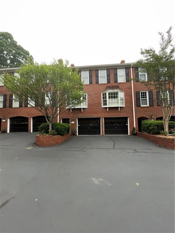 603 Dunwoody Chace, Sandy Springs, Georgia 30328, 4 Bedrooms Bedrooms, ,3 BathroomsBathrooms,Residential,Sold,603 Dunwoody Chace,7226535