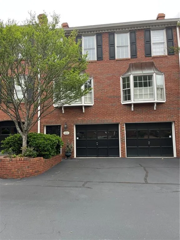 603 Dunwoody Chace, Sandy Springs, Georgia 30328, 4 Bedrooms Bedrooms, ,3 BathroomsBathrooms,Residential,Sold,603 Dunwoody Chace,7226535