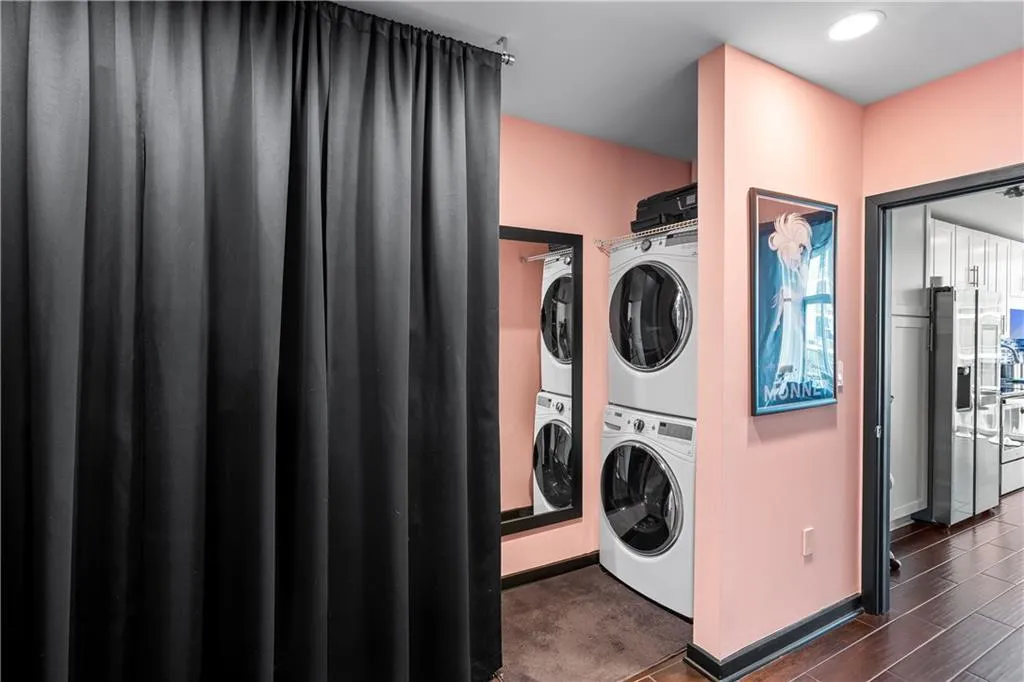 923 Peachtree Street Ne Unit 1524, Atlanta, Georgia 30309, 1 Bedroom Bedrooms, ,1 BathroomBathrooms,Residential,For Sale,923 Peachtree Street Ne Unit 1524,7612547