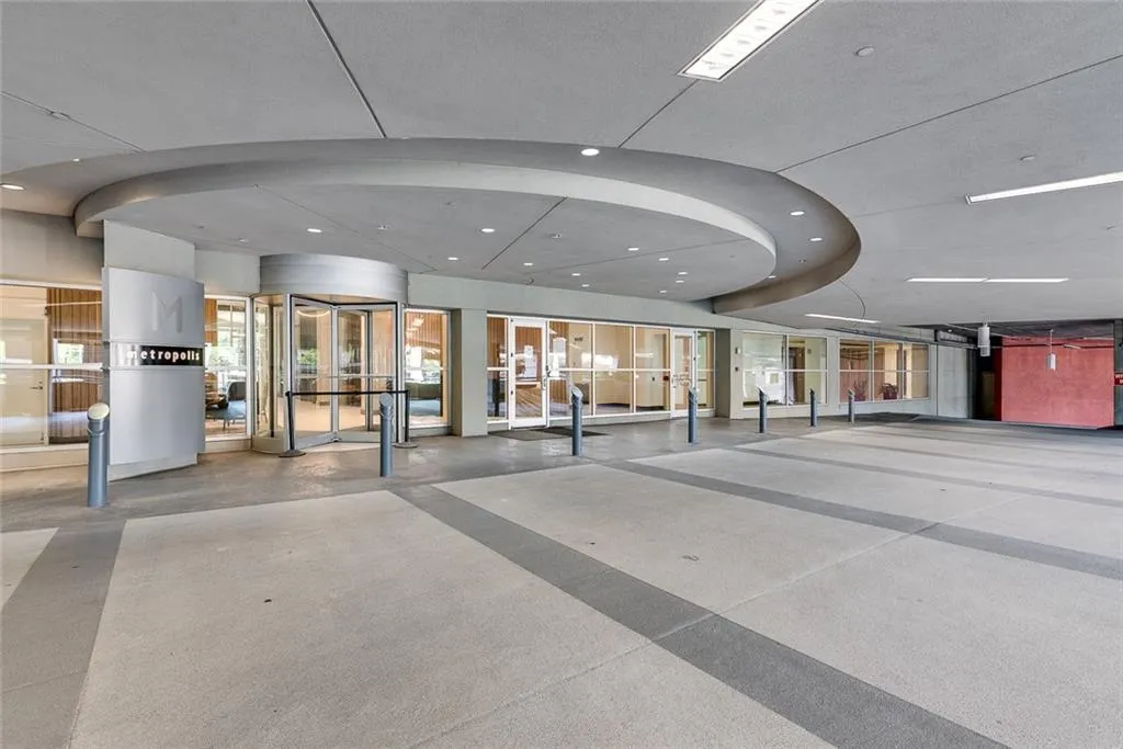 Porte Cochere