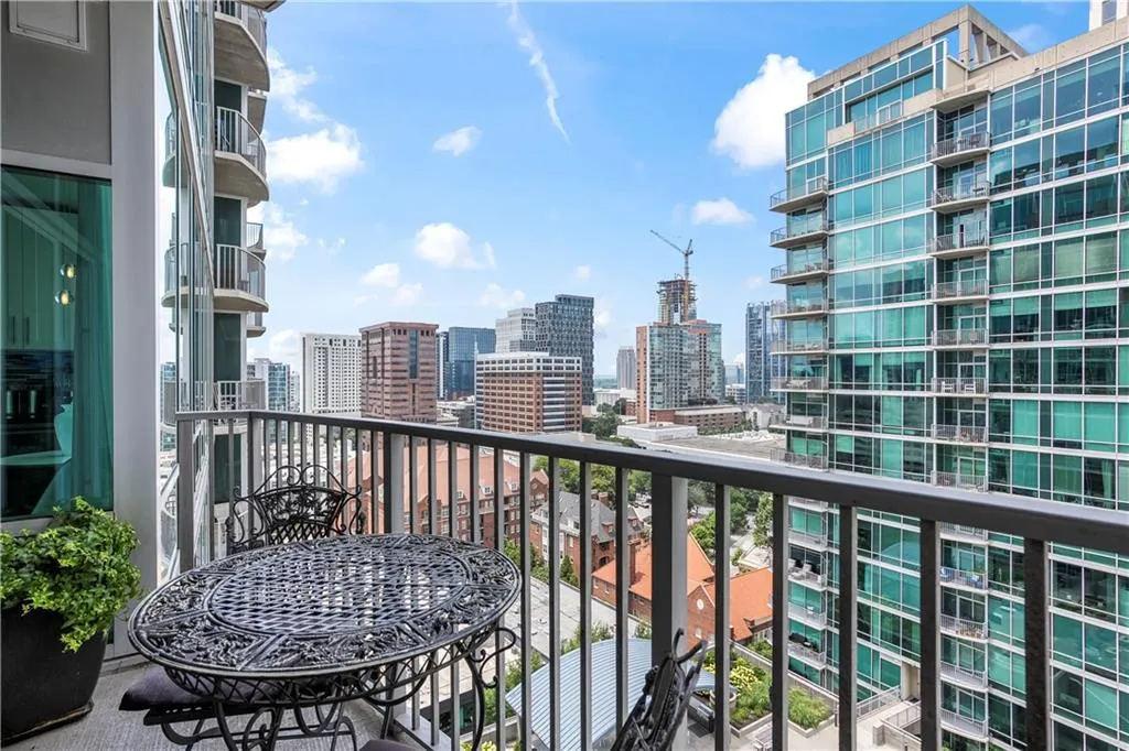 923 Peachtree Street Ne Unit 1524, Atlanta, Georgia 30309, 1 Bedroom Bedrooms, ,1 BathroomBathrooms,Residential,For Sale,923 Peachtree Street Ne Unit 1524,7612547