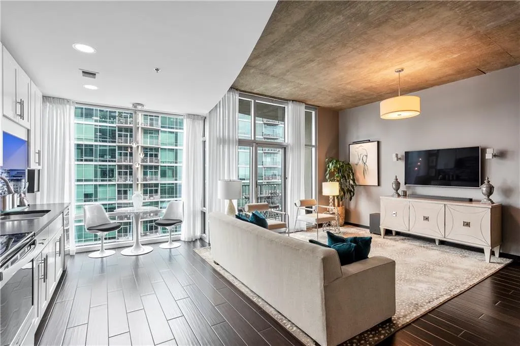 923 Peachtree Street Ne Unit 1524, Atlanta, Georgia 30309, 1 Bedroom Bedrooms, ,1 BathroomBathrooms,Residential,For Sale,923 Peachtree Street Ne Unit 1524,7612547