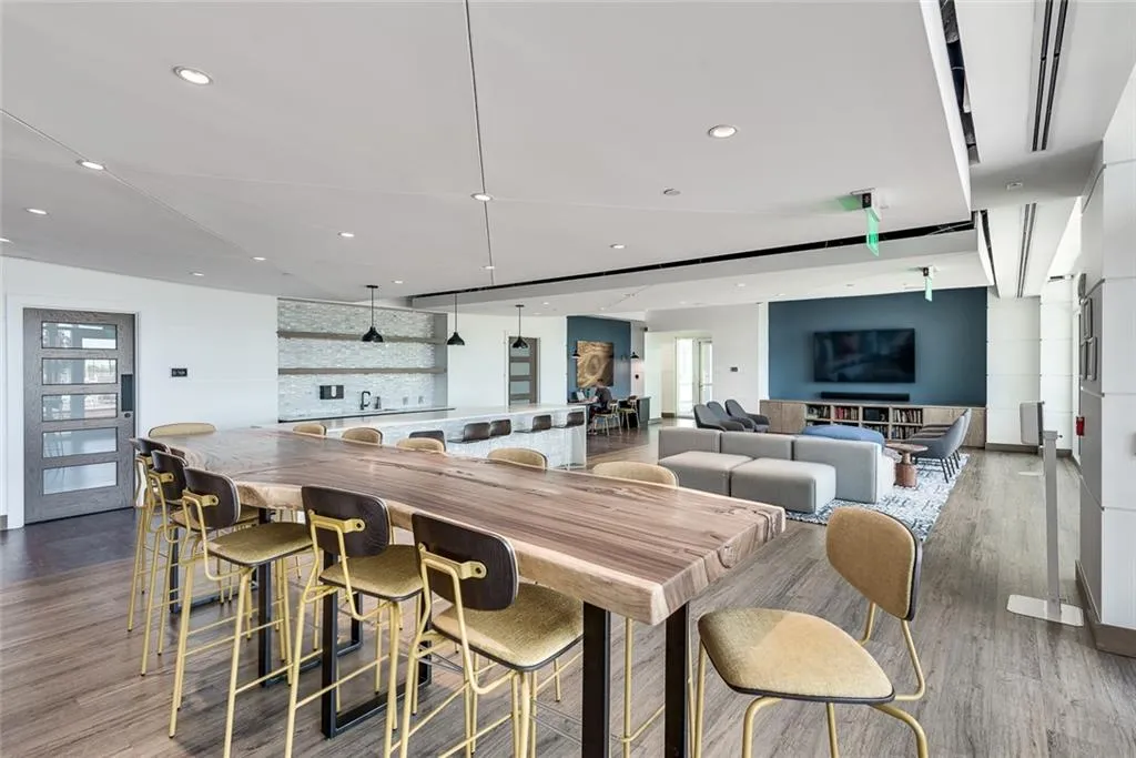 Club Room
