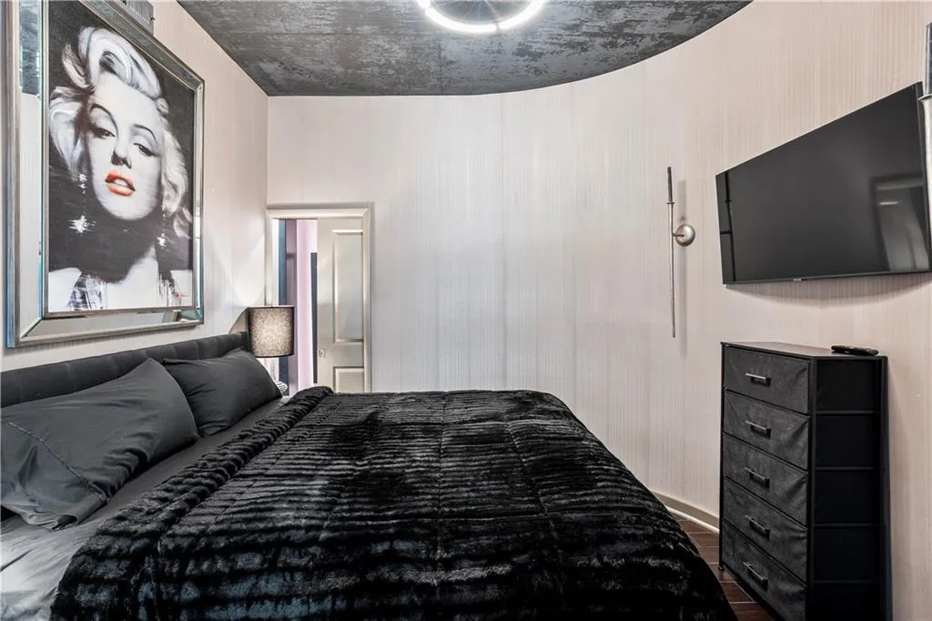 923 Peachtree Street Ne Unit 1524, Atlanta, Georgia 30309, 1 Bedroom Bedrooms, ,1 BathroomBathrooms,Residential,For Sale,923 Peachtree Street Ne Unit 1524,7612547