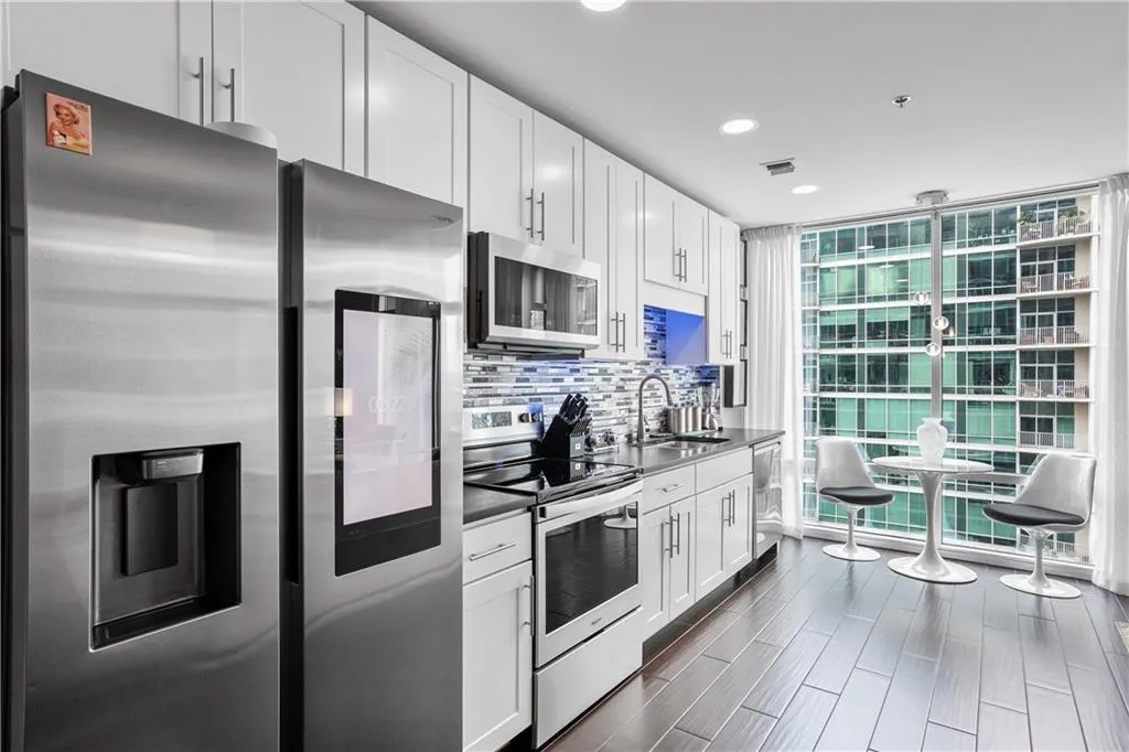 923 Peachtree Street Ne Unit 1524, Atlanta, Georgia 30309, 1 Bedroom Bedrooms, ,1 BathroomBathrooms,Residential,For Sale,923 Peachtree Street Ne Unit 1524,7612547