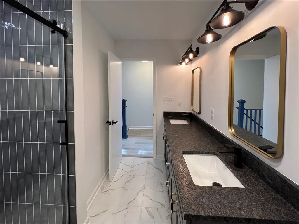 6700 Roswell Road Unit 33a, Atlanta, Georgia 30328, 2 Bedrooms Bedrooms, ,1 BathroomBathrooms,Residential,Sold,6700 Roswell Road Unit 33a,7148985