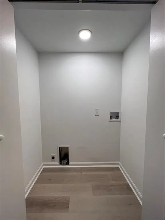 6700 Roswell Road Unit 33a, Atlanta, Georgia 30328, 2 Bedrooms Bedrooms, ,1 BathroomBathrooms,Residential,Sold,6700 Roswell Road Unit 33a,7148985