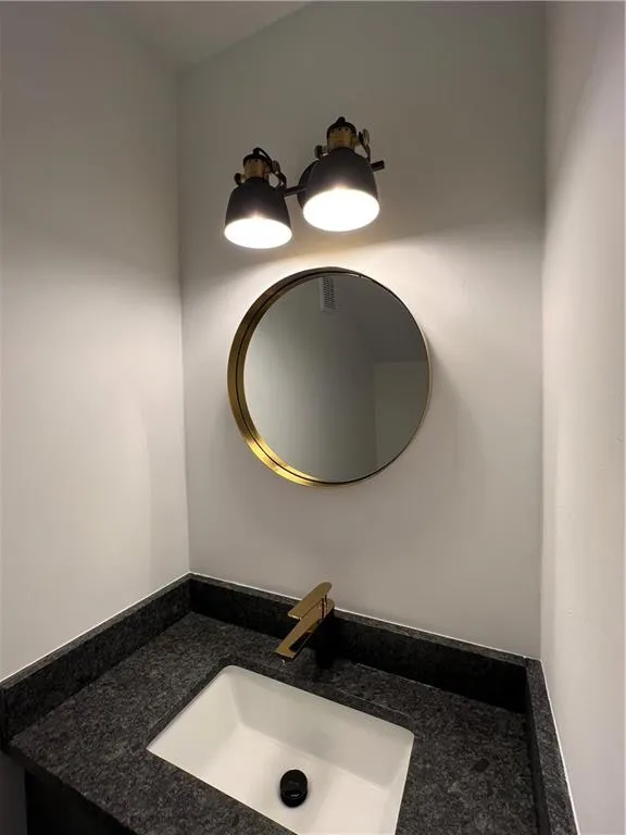 6700 Roswell Road Unit 33a, Atlanta, Georgia 30328, 2 Bedrooms Bedrooms, ,1 BathroomBathrooms,Residential,Sold,6700 Roswell Road Unit 33a,7148985