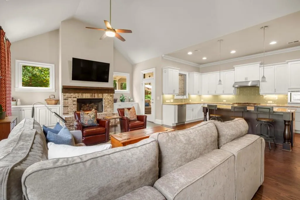 2700 Vinings Orchard Circle, Atlanta, Georgia 30339, 5 Bedrooms Bedrooms, ,4 BathroomsBathrooms,Residential,Sold,2700 Vinings Orchard Circle,7582813