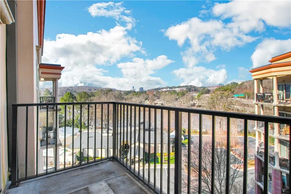 200 River Vista Drive Unit 732, Atlanta, Georgia 30339, 1 Bedroom Bedrooms, ,1 BathroomBathrooms,Residential,Sold,200 River Vista Drive Unit 732,6841958