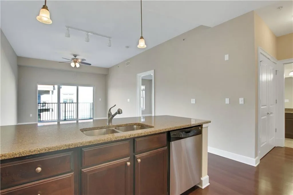 200 River Vista Drive Unit 732, Atlanta, Georgia 30339, 1 Bedroom Bedrooms, ,1 BathroomBathrooms,Residential,Sold,200 River Vista Drive Unit 732,6841958