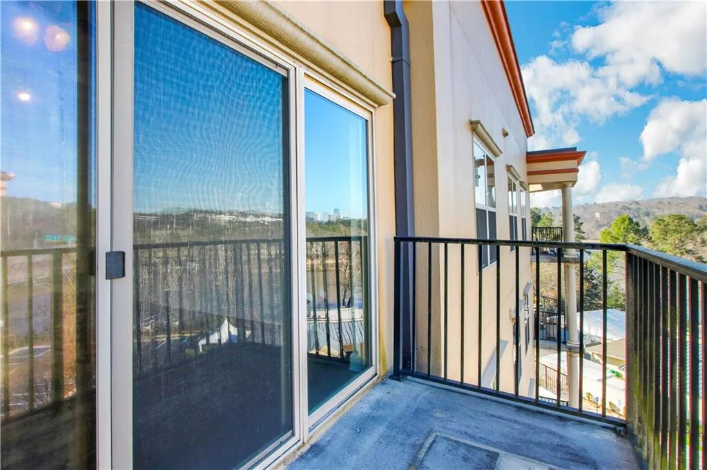 200 River Vista Drive Unit 732, Atlanta, Georgia 30339, 1 Bedroom Bedrooms, ,1 BathroomBathrooms,Residential,Sold,200 River Vista Drive Unit 732,6841958