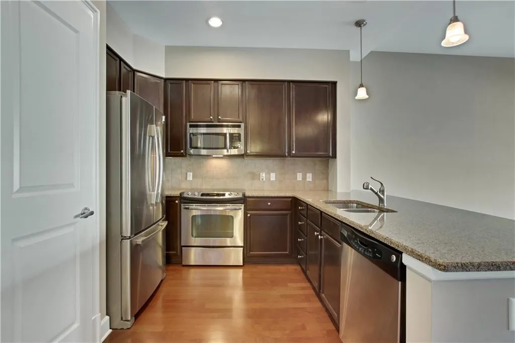 200 River Vista Drive Unit 732, Atlanta, Georgia 30339, 1 Bedroom Bedrooms, ,1 BathroomBathrooms,Residential,Sold,200 River Vista Drive Unit 732,6841958