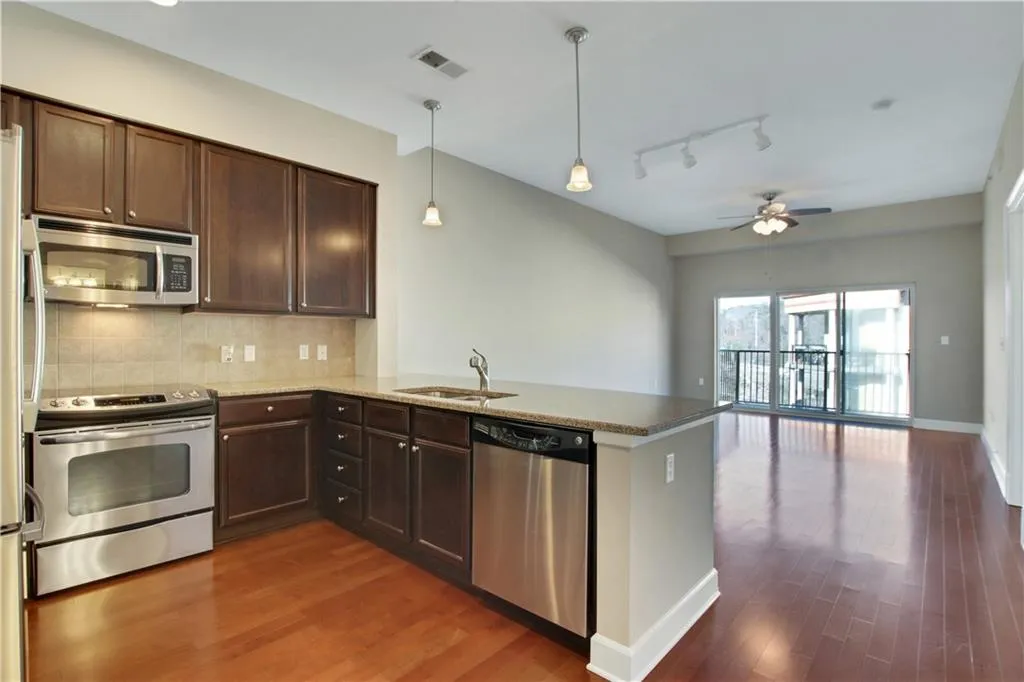 200 River Vista Drive Unit 732, Atlanta, Georgia 30339, 1 Bedroom Bedrooms, ,1 BathroomBathrooms,Residential,Sold,200 River Vista Drive Unit 732,6841958