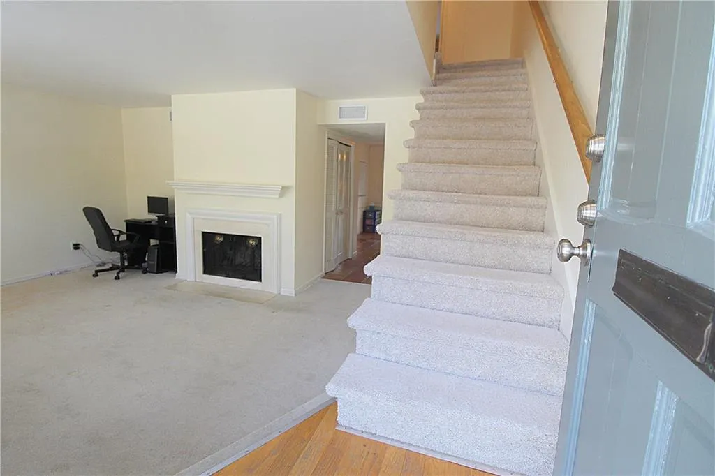 148 Maribeau Square Nw Unit 148, Atlanta, Georgia 30327, 2 Bedrooms Bedrooms, ,2 BathroomsBathrooms,Residential,Sold,148 Maribeau Square Nw Unit 148,6527837