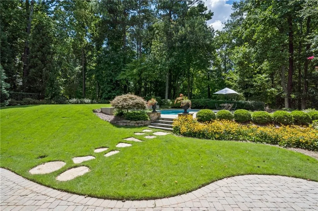 1010 Ivy Falls Drive, Sandy Springs, Georgia 30328, 5 Bedrooms Bedrooms, ,4 BathroomsBathrooms,Residential,Sold,1010 Ivy Falls Drive,7433628