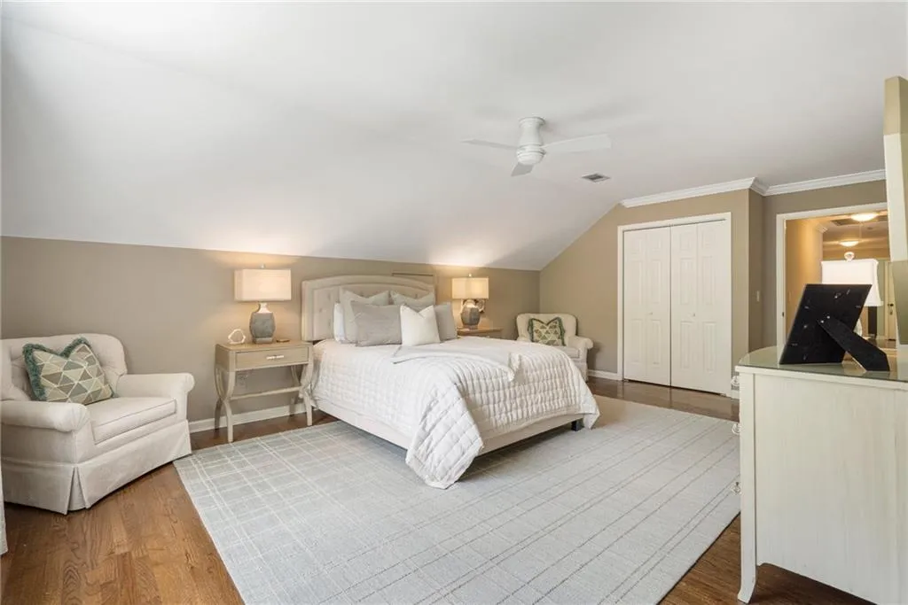 1010 Ivy Falls Drive, Sandy Springs, Georgia 30328, 5 Bedrooms Bedrooms, ,4 BathroomsBathrooms,Residential,Sold,1010 Ivy Falls Drive,7433628