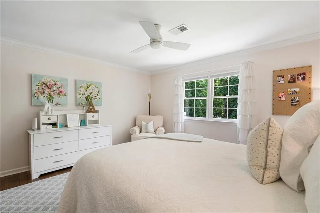 1010 Ivy Falls Drive, Sandy Springs, Georgia 30328, 5 Bedrooms Bedrooms, ,4 BathroomsBathrooms,Residential,Sold,1010 Ivy Falls Drive,7433628