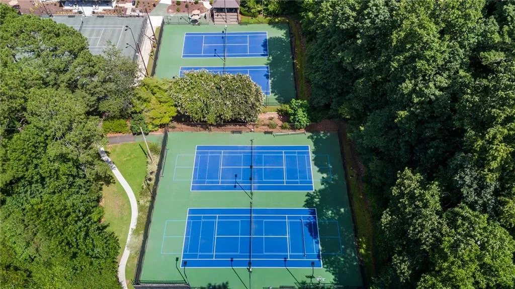 1010 Ivy Falls Drive, Sandy Springs, Georgia 30328, 5 Bedrooms Bedrooms, ,4 BathroomsBathrooms,Residential,Sold,1010 Ivy Falls Drive,7433628