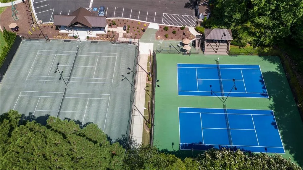 1010 Ivy Falls Drive, Sandy Springs, Georgia 30328, 5 Bedrooms Bedrooms, ,4 BathroomsBathrooms,Residential,Sold,1010 Ivy Falls Drive,7433628