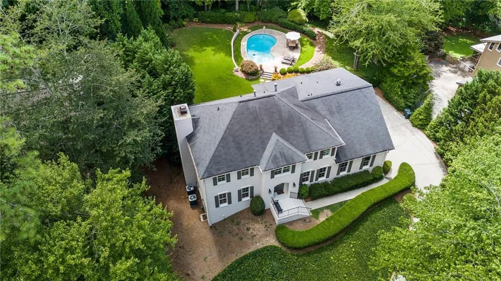 1010 Ivy Falls Drive, Sandy Springs, Georgia 30328, 5 Bedrooms Bedrooms, ,4 BathroomsBathrooms,Residential,Sold,1010 Ivy Falls Drive,7433628