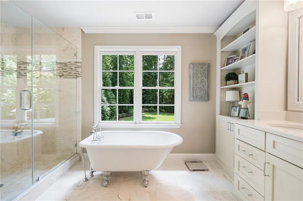 1010 Ivy Falls Drive, Sandy Springs, Georgia 30328, 5 Bedrooms Bedrooms, ,4 BathroomsBathrooms,Residential,Sold,1010 Ivy Falls Drive,7433628