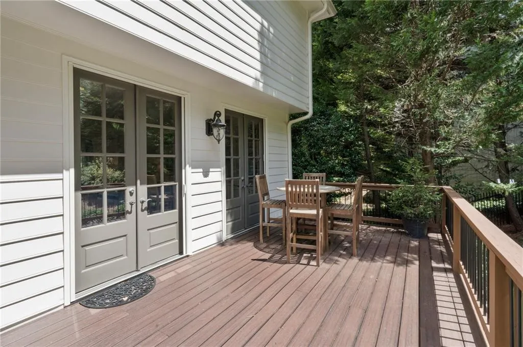 1010 Ivy Falls Drive, Sandy Springs, Georgia 30328, 5 Bedrooms Bedrooms, ,4 BathroomsBathrooms,Residential,Sold,1010 Ivy Falls Drive,7433628