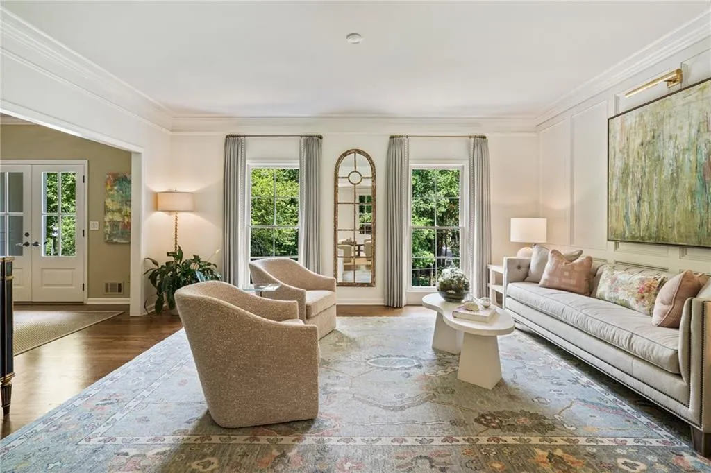 1010 Ivy Falls Drive, Sandy Springs, Georgia 30328, 5 Bedrooms Bedrooms, ,4 BathroomsBathrooms,Residential,Sold,1010 Ivy Falls Drive,7433628