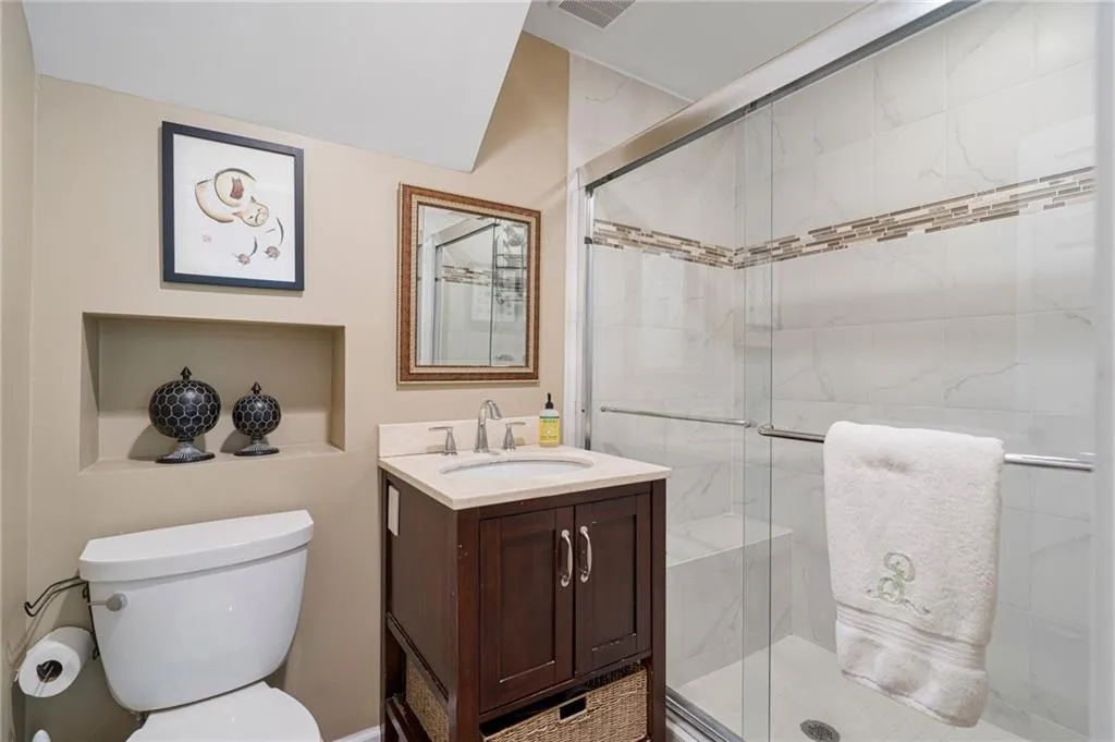 1010 Ivy Falls Drive, Sandy Springs, Georgia 30328, 5 Bedrooms Bedrooms, ,4 BathroomsBathrooms,Residential,Sold,1010 Ivy Falls Drive,7433628